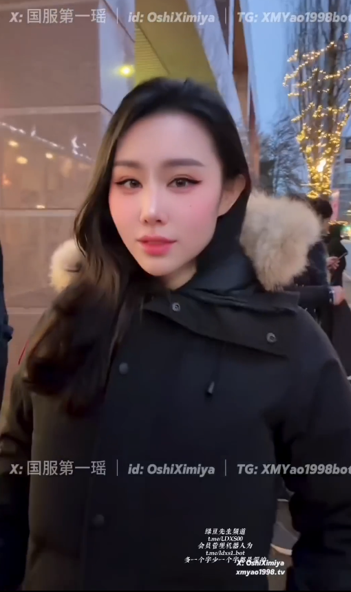 【新】汐梦瑶 12月17日更新 今日挑战爆满公车，在这种情况下，男友把精液射在我的鞋子上了，然后我们若无其事，大摇大摆的下车了，真的好刺激【1V 828MB】