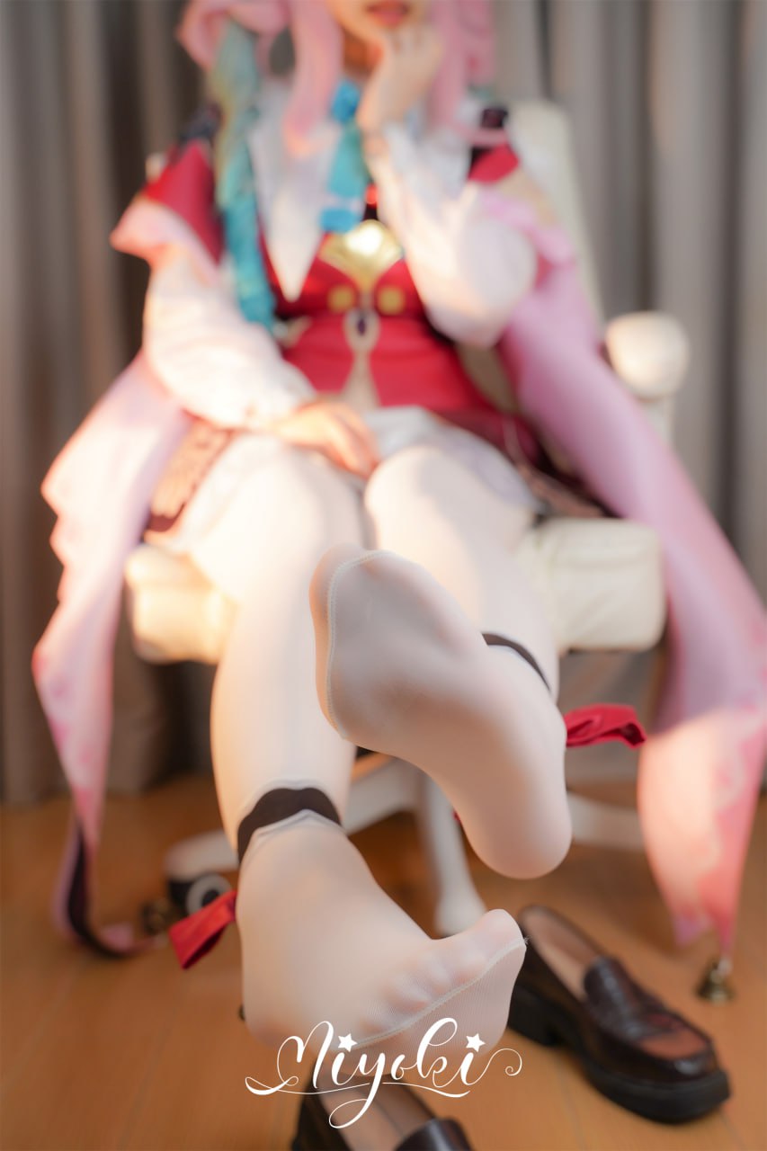 【新】铃木美咲-美脚的赐福（风堇篇）【19P+1V】【200MB百度云】