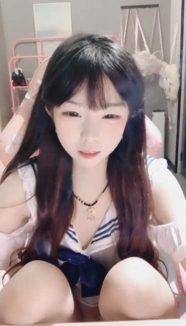 超可爱萝莉【呆呆萝】童颜美乳 无毛嫩穴