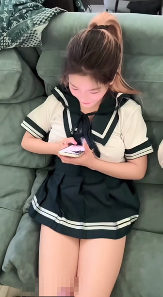 总华探长的小狗 依然还是很听话的妹子