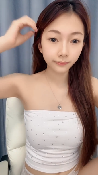 新人女神【chen晚晴】，标准的白瘦幼