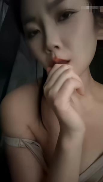 抖音骚女璐璐本璐我脾气老好了是小葵呀 极品身材大长美腿 奶大翘臀 超级骚7V
