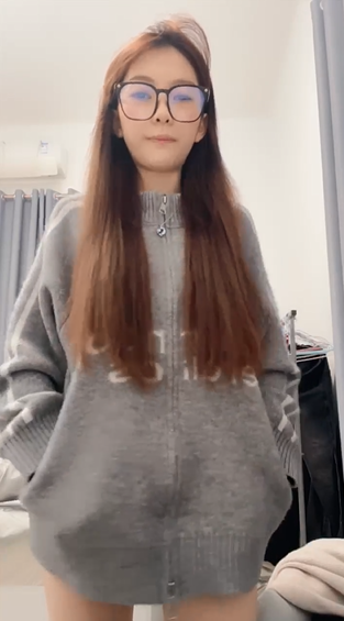 【chen晚晴】，好清纯的一个学生妹