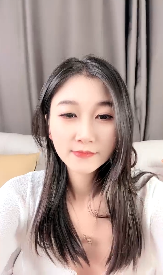 泡芙 丝袜母狗 直播 高颜值模特般的女神