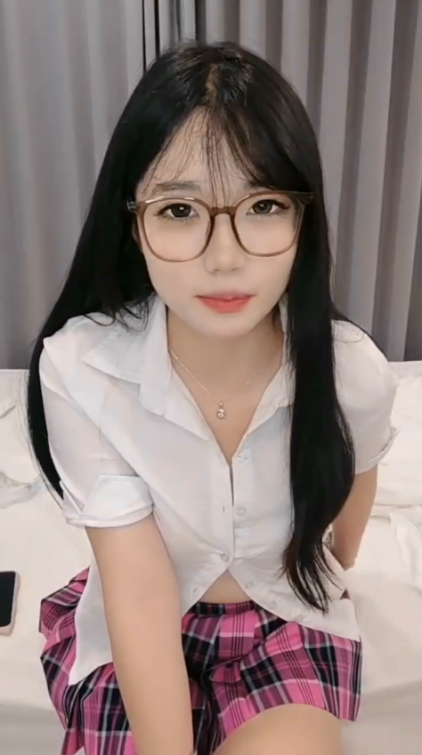 不知名眼镜妹直播