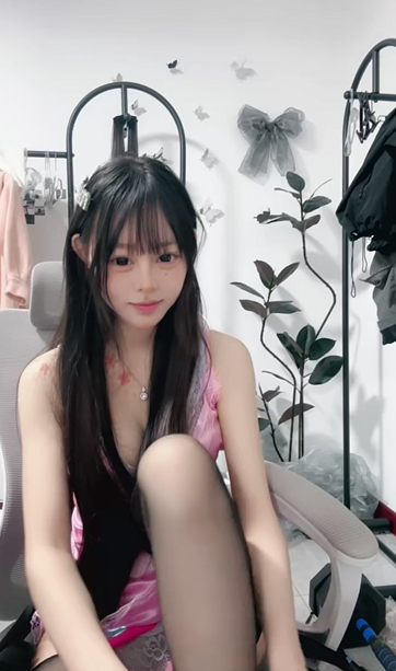 校花【小童】极品校花真是越看越耐看 童颜巨乳小奶牛粉嫩骚逼反差骚母狗 高跟鞋插穴 骑乘自慰狂喷水