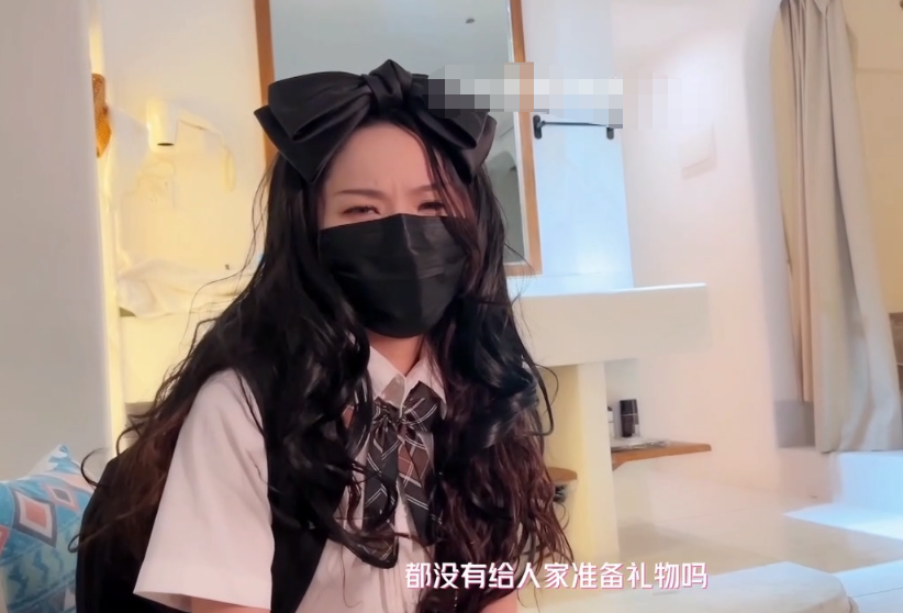 网红瑜伽御姐【特污兔】嫩穴妹妹的圣诞礼物：肉棒塞满骚穴_内射小粉逼_圣诞女郎_乱伦_内射中出