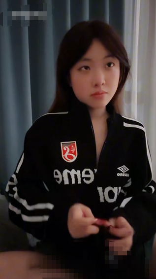 甜美校花  洗脚城包间啪啪
