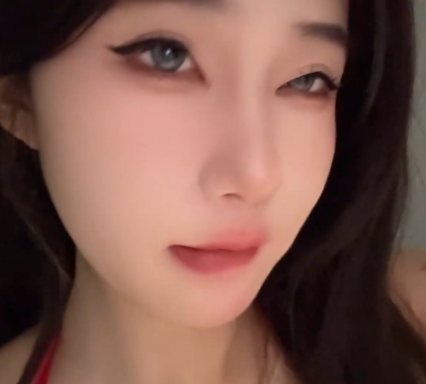 林念  红色蕾丝 模拟啪啪 淫叫不止 1V102M百度盘