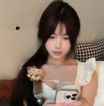 【 栗荔zzz 】B站极品反差小博主大尺度私拍