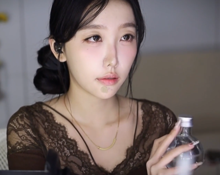 要抱好顶  9分钟哧溜哧溜音+酥酥学姐_加更_摇晃水瓶_水声_口腔音 2V318M百度盘