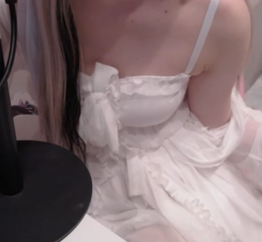 閻魔あこ2025_12_26【実写_耳舐め】真っ白ドキドキ可愛い部屋着で耳舐め 1V948M百度盘