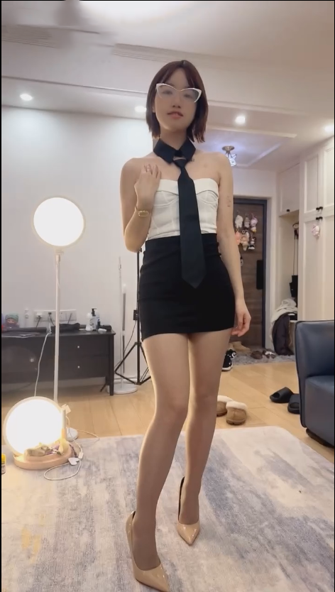 玩物直播松紫大大-251213 老板原来不行啊【1V】【515MB百度云】