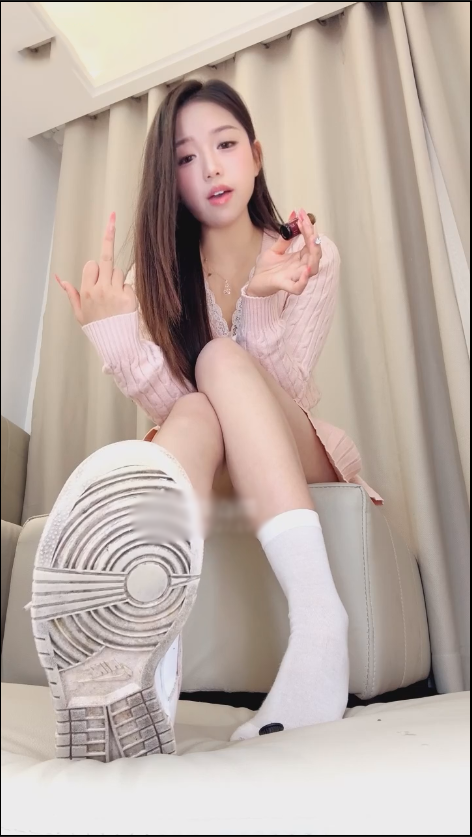 玩物直播妮可s-251124 红绿灯白袜香水早泄场【1V】【301MB百度云】