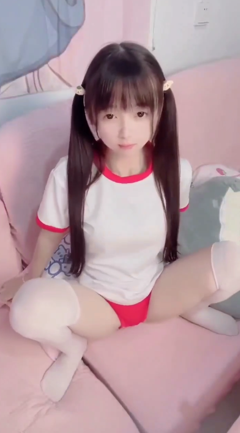 玉兔乖乖 抖音快手网红门槛未流老板私藏10年投稿各种衣服自慰发骚【25v 1GB】