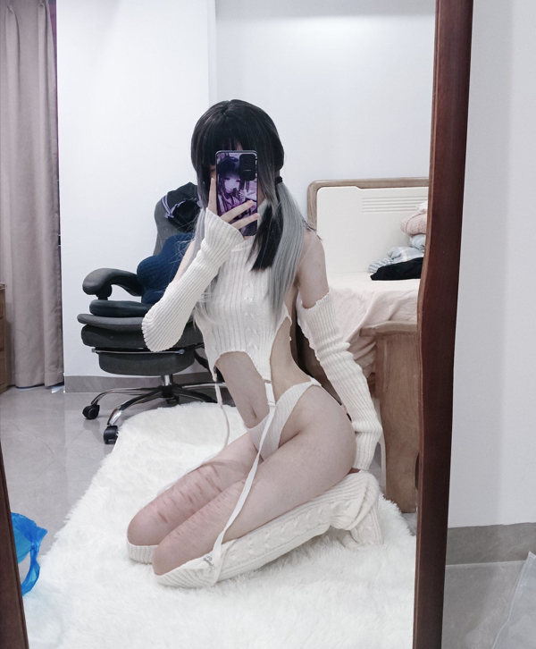 早川澪奈 rokenho1974 推特新人小透明又是一个自残阴暗地雷妹10~1月订阅合集 【93P 33MB】