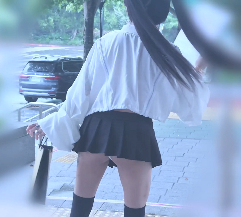纹身双马尾女孩一部