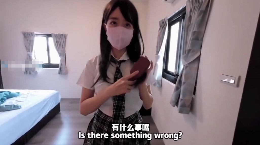 台湾清华大学外文系臀后健身教练「Ellie」OF剧情私拍_没钱缴房租怎么办？“要不然我脱衣服给你看”【571M】