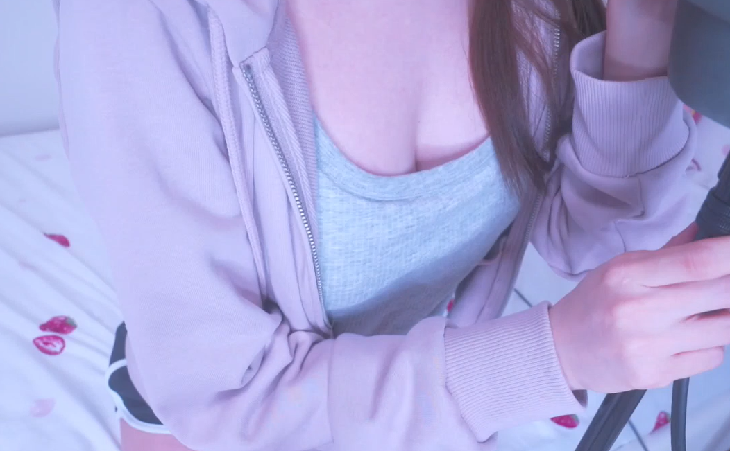 利香 25.2.20【ASMR_実写】部屋着♡脳がとろけるゼロ距離囁き 【1V2.37G】