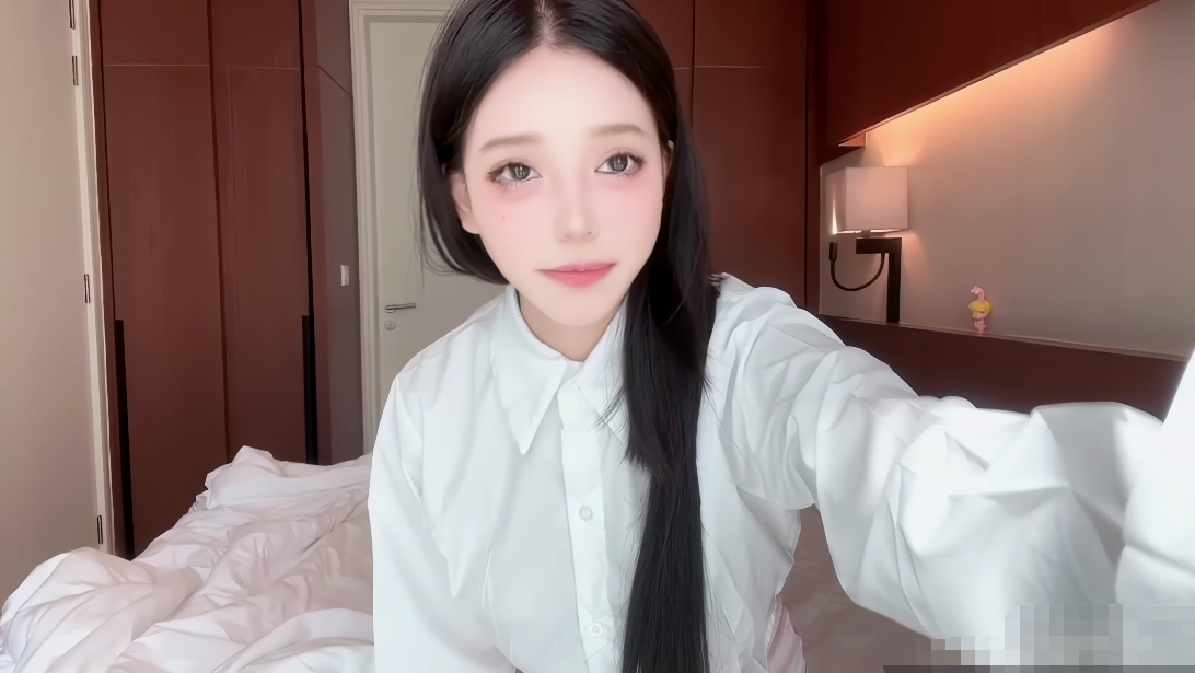 操粉挑战线下约炮粉丝梦梦服侍粉丝的大肉棒 御梦子