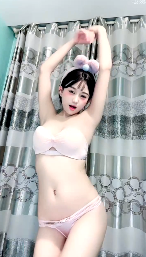 顶级女模【18岁昆明女模】短耳小白兔