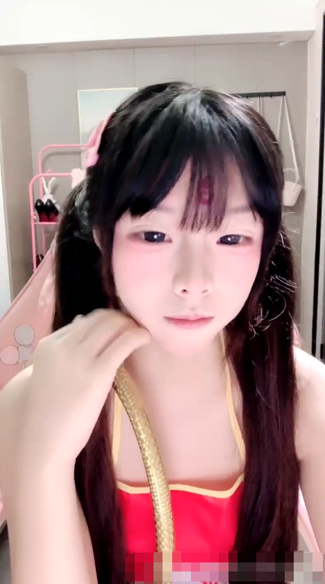 清纯嫩妹【呆呆萝】cos哪吒