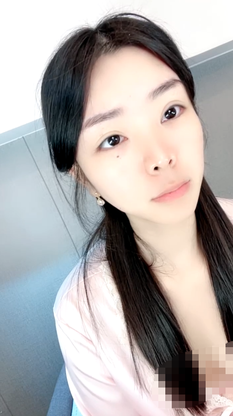 舞蹈老师下海，美若天仙，【温婉】，皮肤白皙，人如其名，没想到脱光了这么骚，水好多！