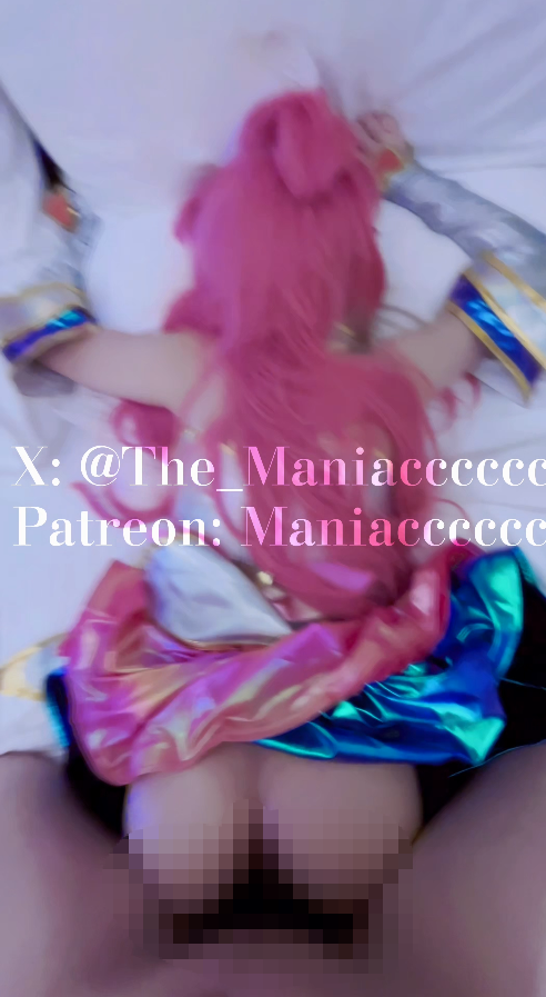 绝美！极品COS嫩妹收藏家『Maniacccccc』漫展结束高冷的绝世美颜卡莎Coser被带回酒店继续【4K原档】【2v】