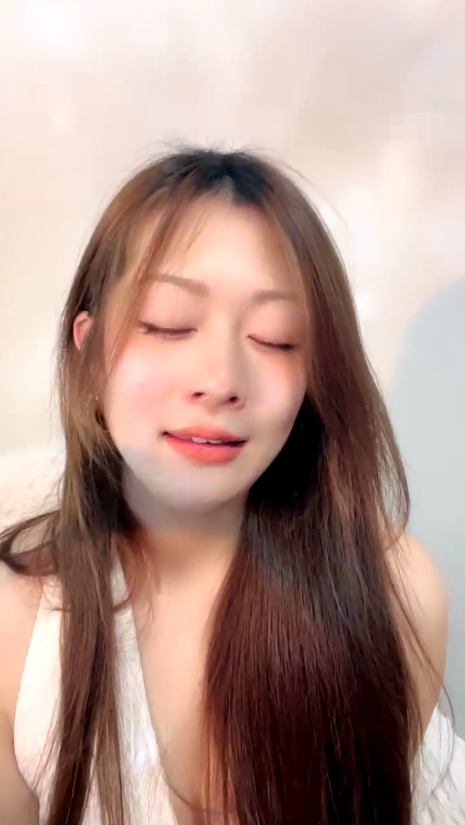 顶级女神【小姨子】，极品御姐，性张力拉满，美乳粉穴，跳蛋玩出喷水
