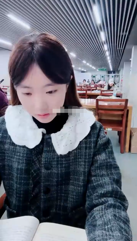 大三学生妹的一天，【柚子】，白天在图书馆，复习准备期末考试，夜幕降临，约炮友酒店开房，快乐刺激！ 6小时超长剧情