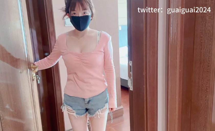 反差福利嫩妹【萌之乖乖】可爱室友酒后竟是个小骚货想要我射满精液