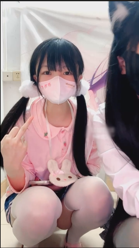 玩物直播不甜-251130 双主诅咒辱母4妈【1V】【300MB百度云】