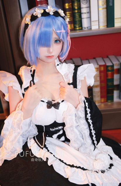 曲奇软fufu 蕾姆cosplay 擦边写真 【80P 1V 45MB】