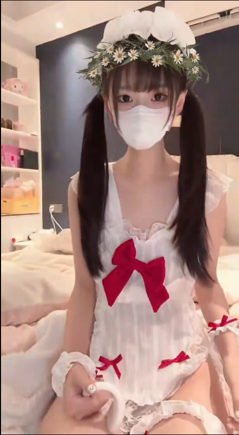 推特 ovo cat0618 极品高颜值少萝1~2月订阅合集 【16P 38V 100MB】