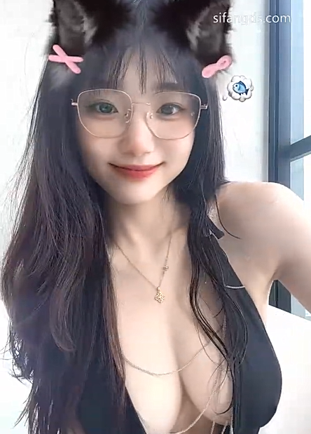 抖音157W粉【sunny77~宝贝77】绿茶脸 反差婊 骚舞自拍+福利