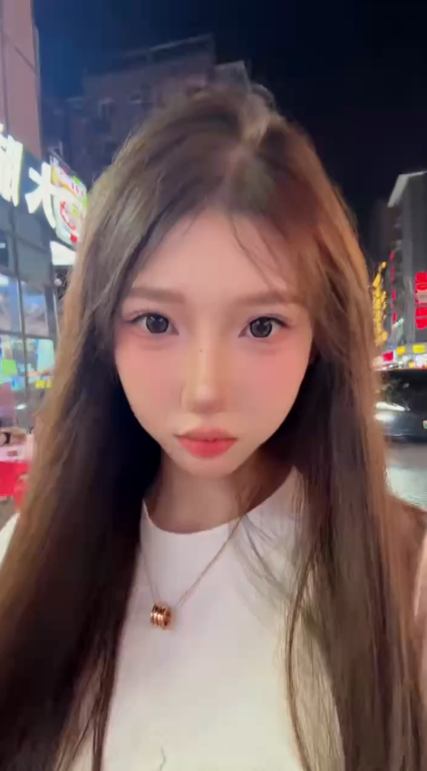 S级泄密 成都御萝双修少女，人前是在抖音爱臭美的网红小姐姐，一进卧室秒变小母狗跪求待哺，伸着舌头嘴里喊着还要爸爸艹我【7v】【381m】