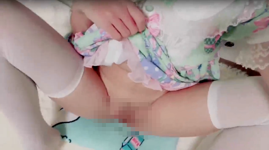 巨乳白丝洛丽塔，假屌自慰【413m】