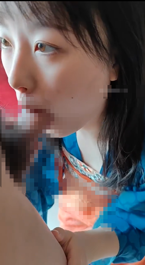 汉服小骚货，表面文质彬彬，上了床就是骚母狗，被各种乱肏！【174m】