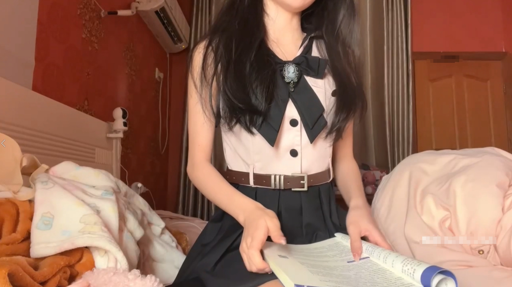 jasmine 小困 - 520门槛 私定版 黑粉色水手服白丝淫语自慰 11分钟【1v-689M】