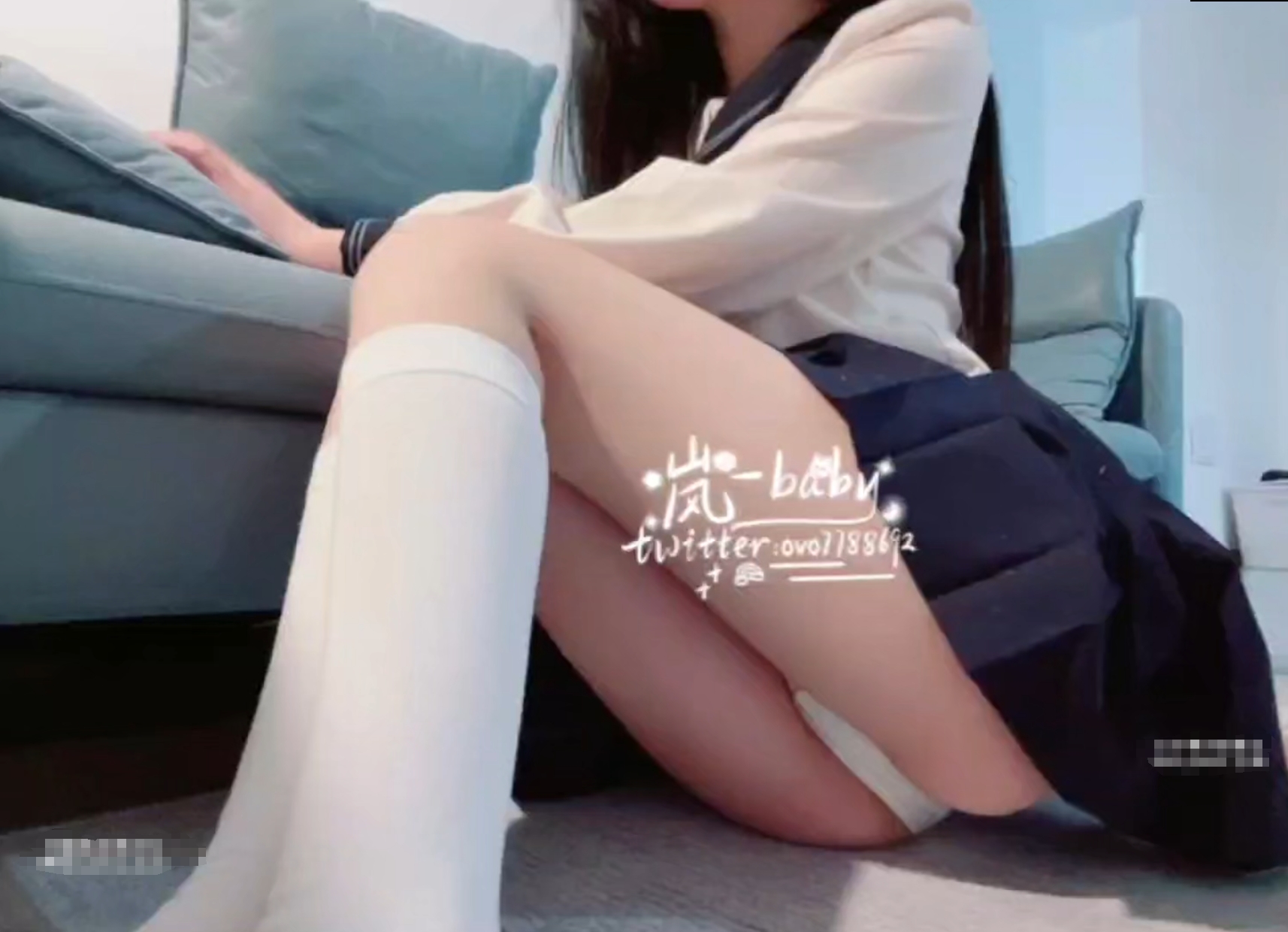莎弥拉(玉米排骨汤)@_moliiovo3 – 新作 [788门槛] 5分钟 白虎JK制服萝莉自慰 [69P1V-395M]
