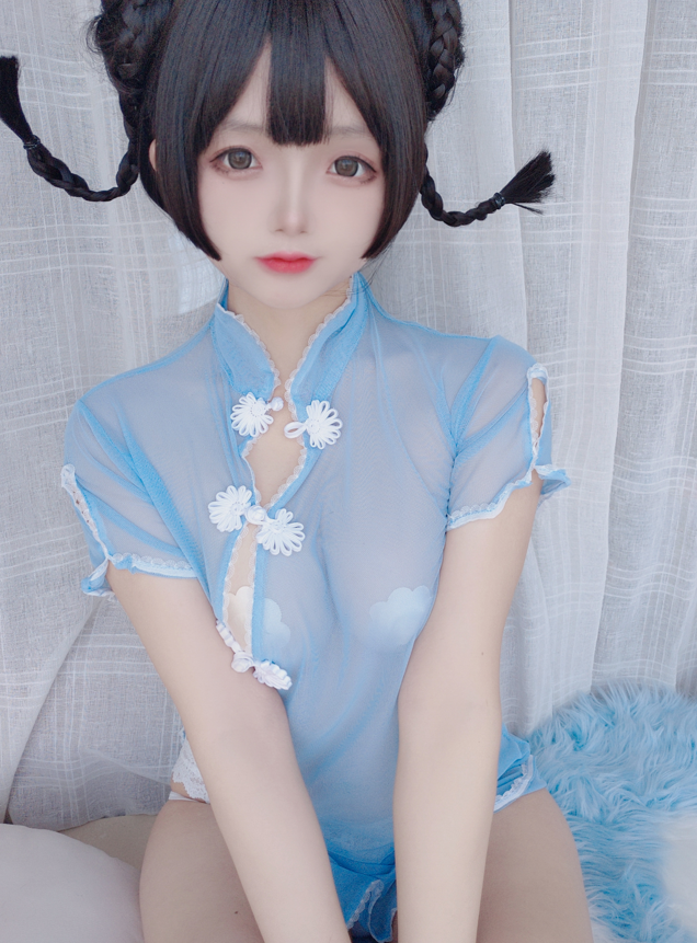 日奈娇 - 透明旗袍自拍 【50P77M】