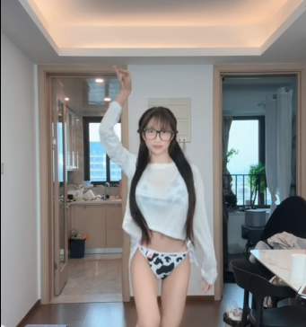 李晴雪Shirley_调成喜欢的频道