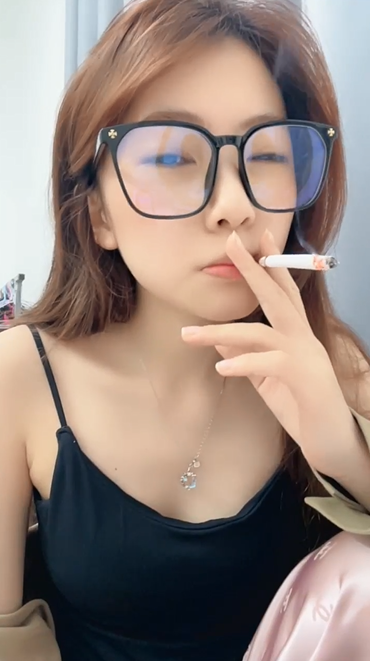 新人女神【chen晚晴】大尺度三点