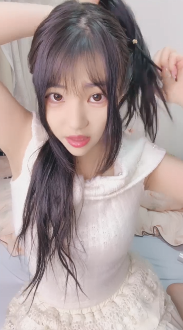 【05的小宝贝】白嫩可爱的双马尾小妹妹在家叫了技师上门按摩 故意勾引对方 被无套猛操射满一嘴