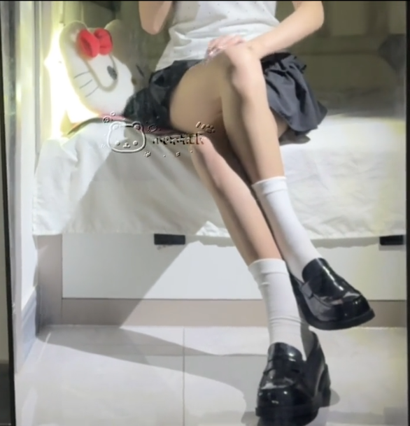 小o不失眠 衣服抓挠 肉丝 1V299M百度盘