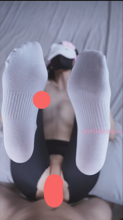 【新】是小桃呢-瑜伽裤白袜做爱【1V】【0.98Gpikpak盘】