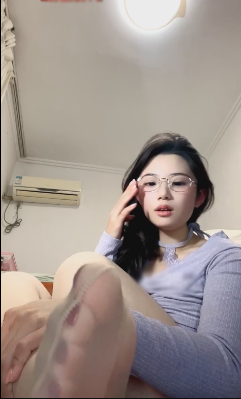 玩物直播布丁s-251208 贱狗滚进来撸狗几把【2V】【835MB百度云】