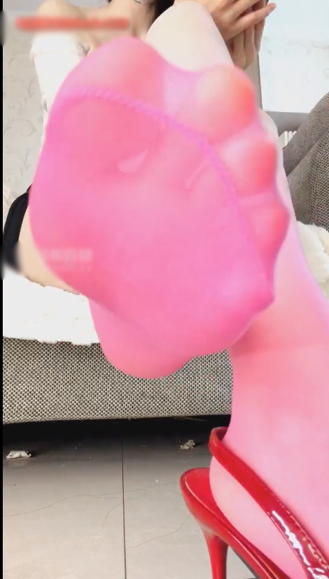 玩物直播桃天大大-251210 红绿灯剧情绿帽老公送外卖老婆在家做爱【1V】【531MB百度云】