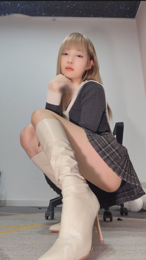 玩物直播妮妮ss-251202 红绿灯裸足白靴光腿榨精【1V】【367MB百度云】