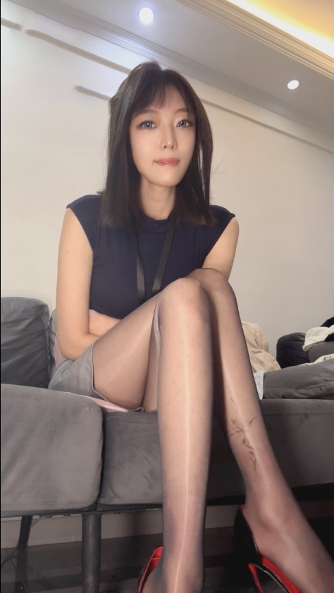 玩物直播酒鸽sama-251204 红绿灯秘书是老板的神药上集【1V】【902MB百度云】